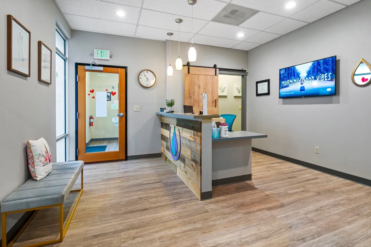a reception desk in a hospital - rs=w_1280,h_854
